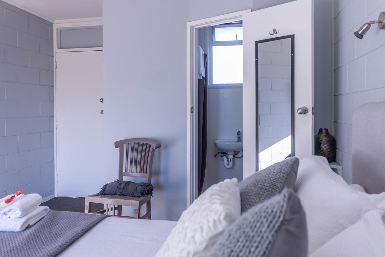 Waihi Beach Hotel エクステリア 写真