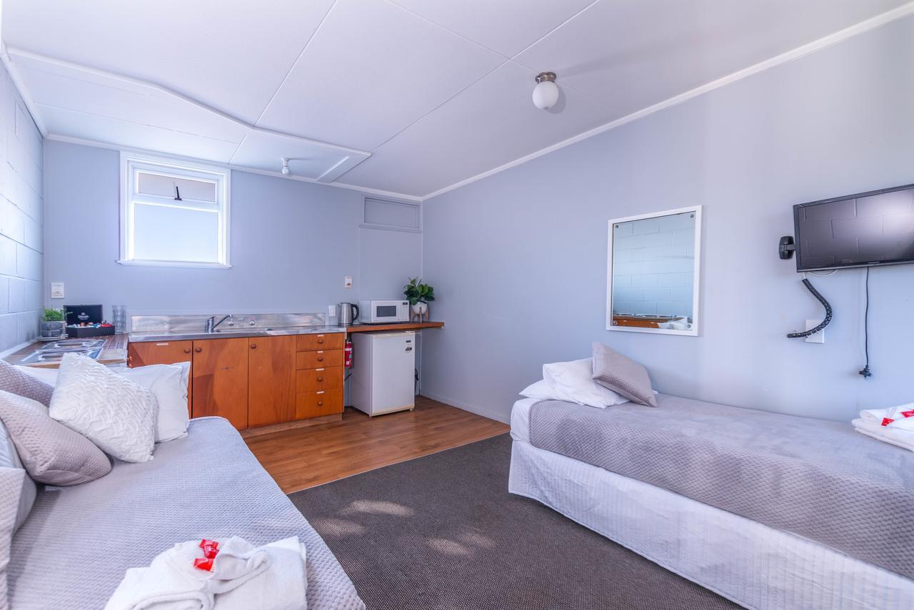 Waihi Beach Hotel エクステリア 写真