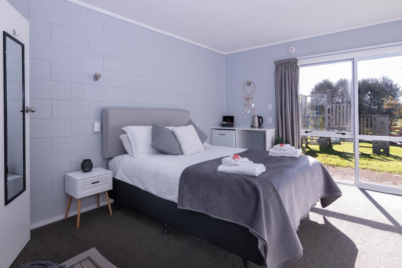 Waihi Beach Hotel エクステリア 写真
