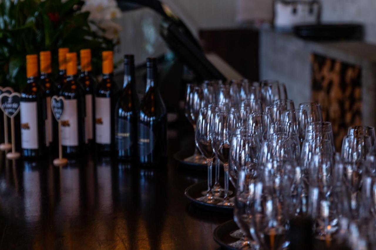Waihi Beach Hotel エクステリア 写真